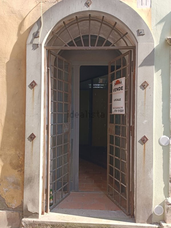 locale commerciale in vendita a Civita Castellana