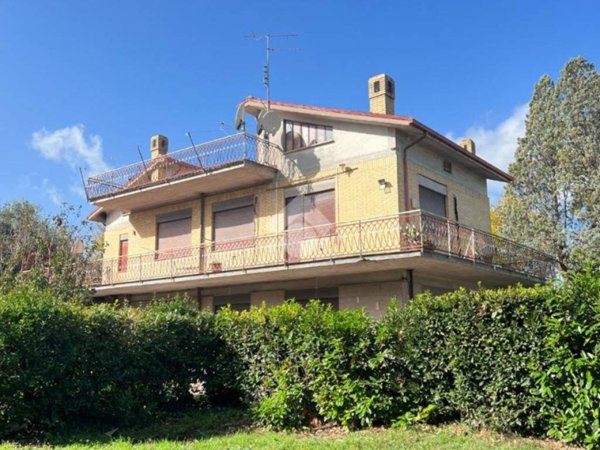 appartamento in vendita a Civita Castellana in zona Sassacci