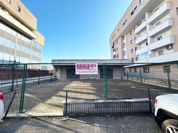 locale commerciale in vendita a Civita Castellana