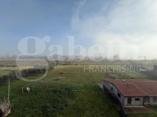locale di sgombero in vendita a Civita Castellana