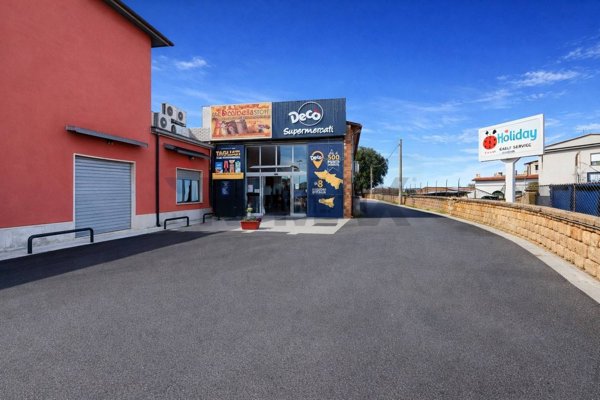 locale commerciale in vendita a Civita Castellana