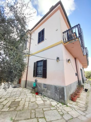 casa indipendente in vendita a Civita Castellana