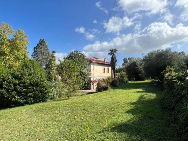 casa indipendente in vendita a Civita Castellana in zona Sassacci
