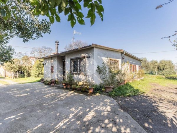 casa indipendente in vendita a Civita Castellana