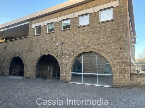 locale commerciale in vendita a Civita Castellana