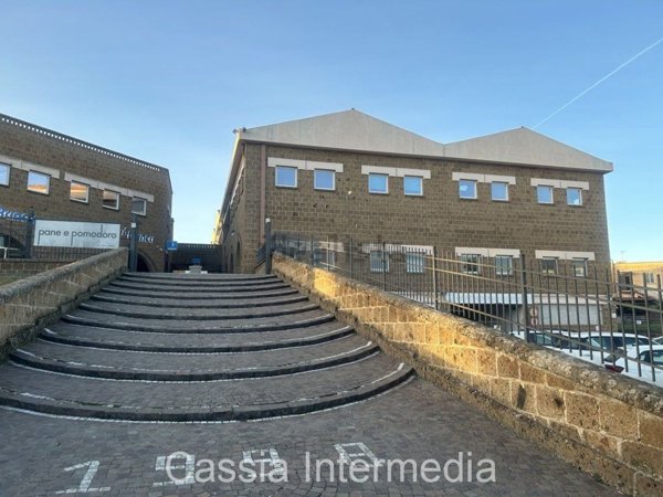 locale commerciale in vendita a Civita Castellana
