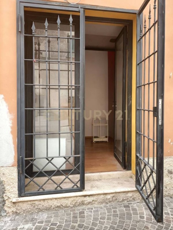 locale commerciale in vendita a Civita Castellana