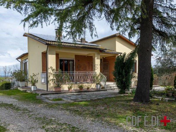casa indipendente in vendita a Civita Castellana