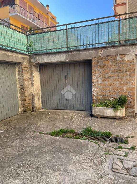 locale di sgombero in vendita a Civita Castellana
