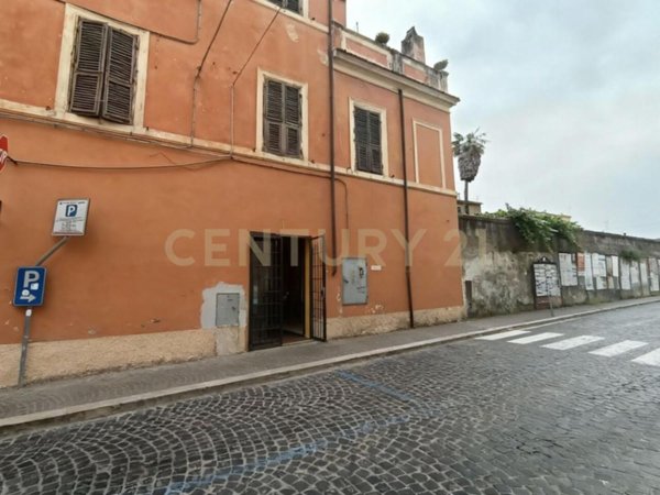 locale commerciale in vendita a Civita Castellana