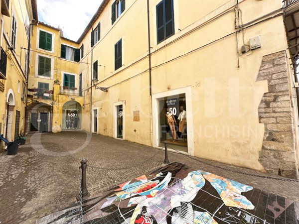 negozio in vendita a Civita Castellana