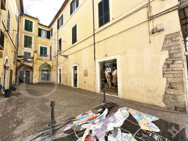 negozio in vendita a Civita Castellana