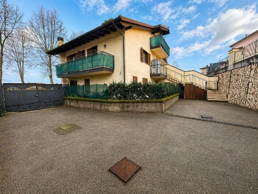 appartamento in vendita a Civita Castellana in zona Sassacci