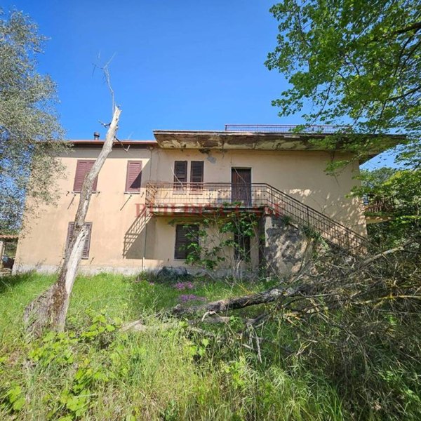 casa indipendente in vendita a Civita Castellana
