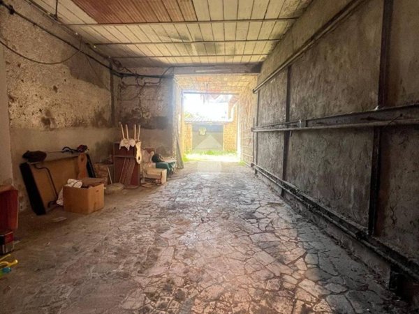 locale di sgombero in vendita a Civita Castellana