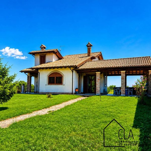 casa indipendente in vendita a Civita Castellana in zona Borghetto
