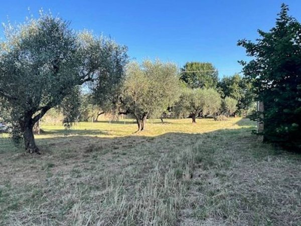 locale di sgombero in vendita a Civita Castellana in zona Pian Paradiso