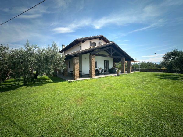 casa indipendente in vendita a Civita Castellana