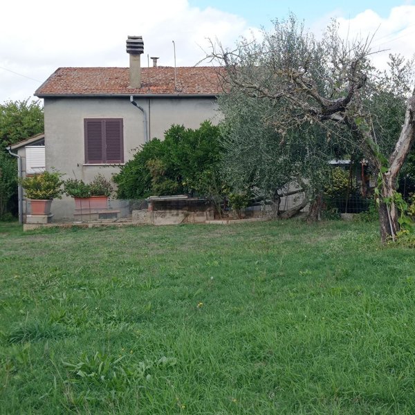 casa indipendente a Civitella d'Agliano in zona San Michele in Teverina