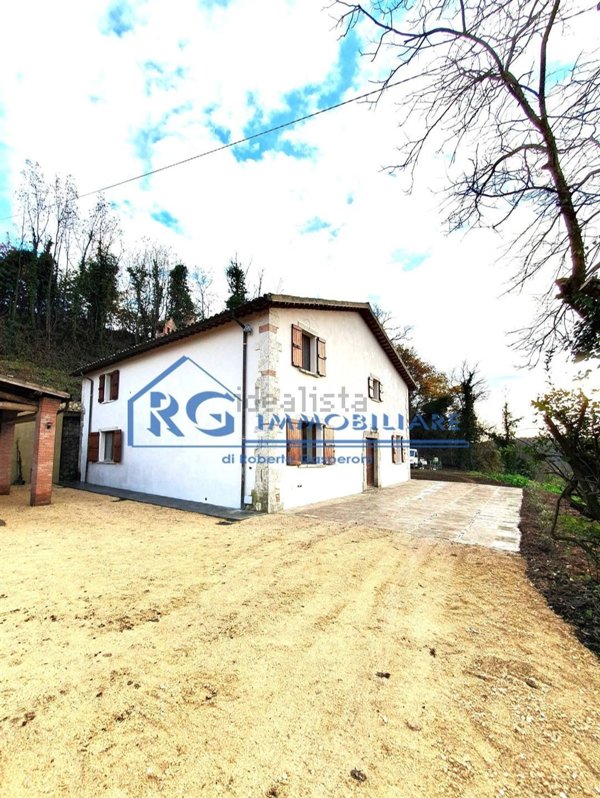 casa indipendente a Civitella d'Agliano in zona San Michele in Teverina