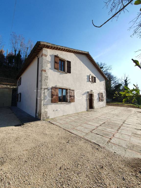 casa indipendente in vendita a Civitella d'Agliano