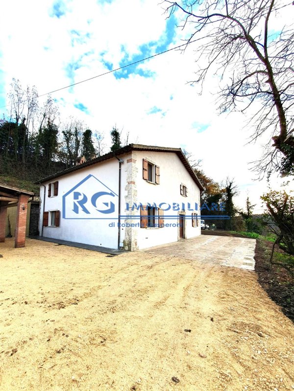 casa indipendente a Civitella d'Agliano in zona San Michele in Teverina