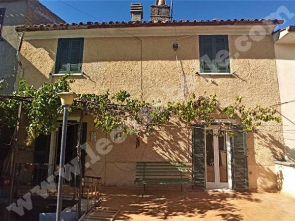 casa indipendente a Civitella d'Agliano in zona San Michele in Teverina