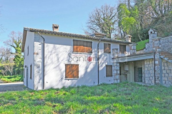 casa indipendente in vendita a Civitella d'Agliano