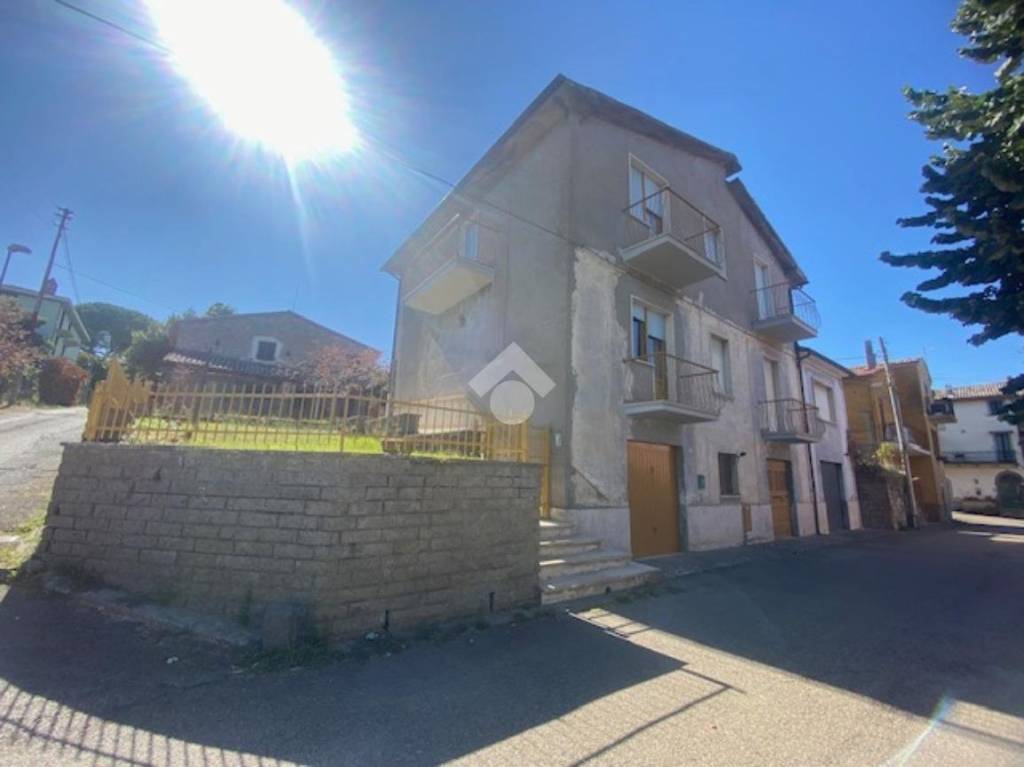 casa indipendente a Civitella d'Agliano in zona San Michele in Teverina