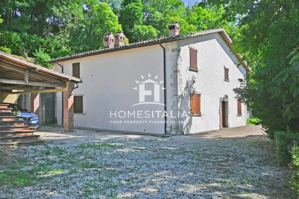 casa indipendente a Civitella d'Agliano in zona San Michele in Teverina