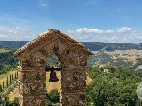 intera palazzina a Civitella d'Agliano in zona San Michele in Teverina