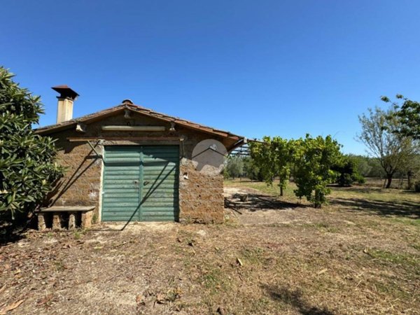 casale in vendita a Corchiano