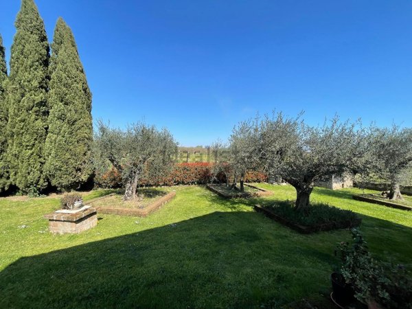 casa indipendente in vendita a Corchiano