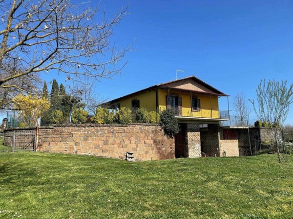 casa indipendente in vendita a Corchiano