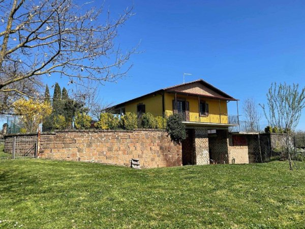 casa indipendente in vendita a Corchiano