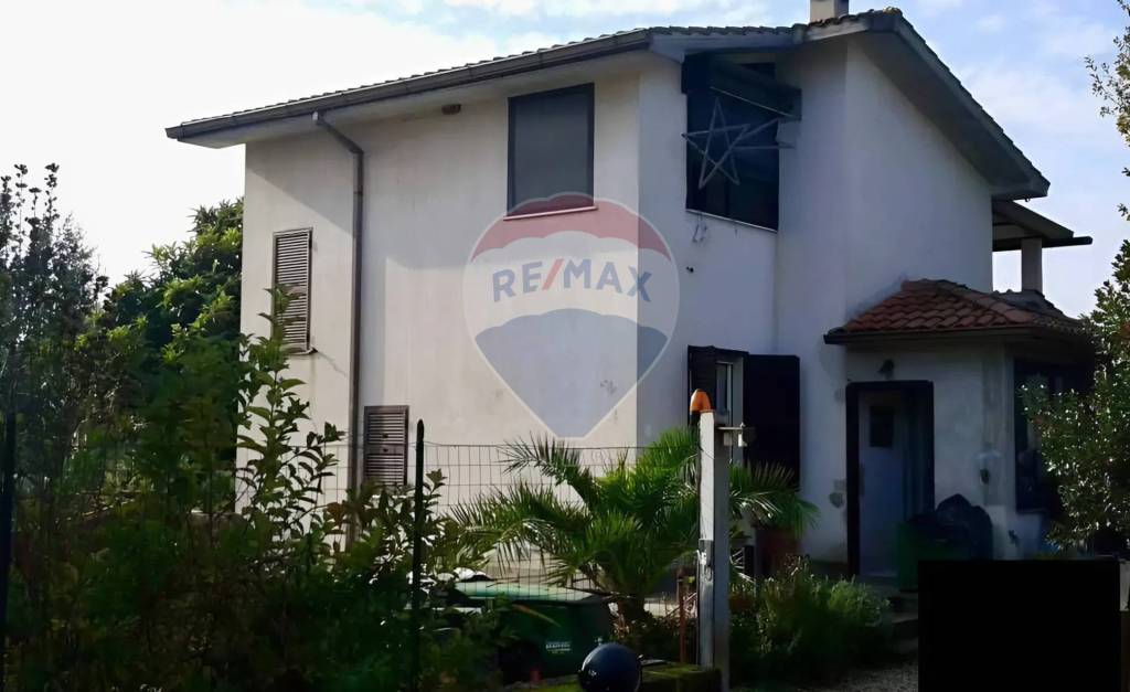 casa indipendente in vendita a Corchiano