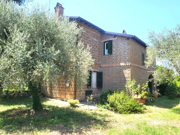 casa indipendente in vendita a Corchiano