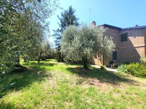 casa indipendente in vendita a Corchiano