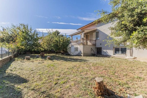 casa indipendente in vendita a Corchiano