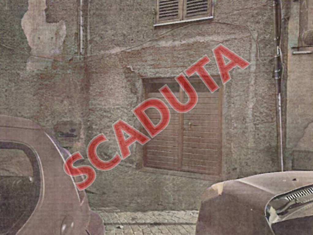 locale di sgombero in vendita a Corchiano