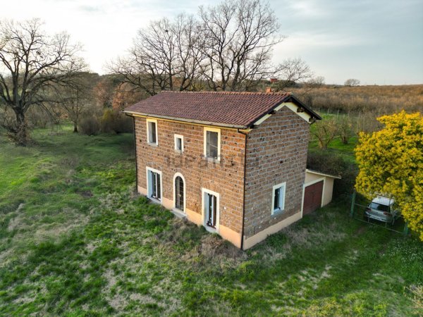 casale in vendita a Corchiano