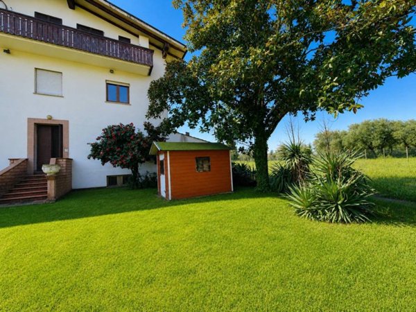 intera palazzina in vendita a Corchiano