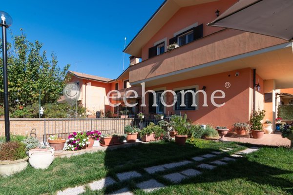 casa indipendente in vendita a Corchiano