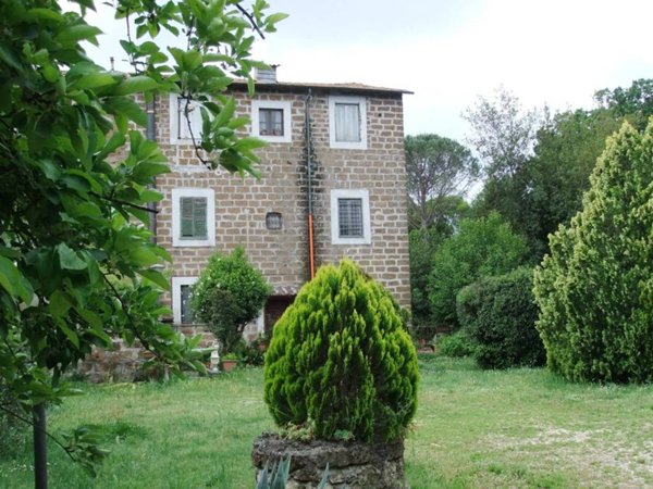 casa indipendente in vendita a Corchiano