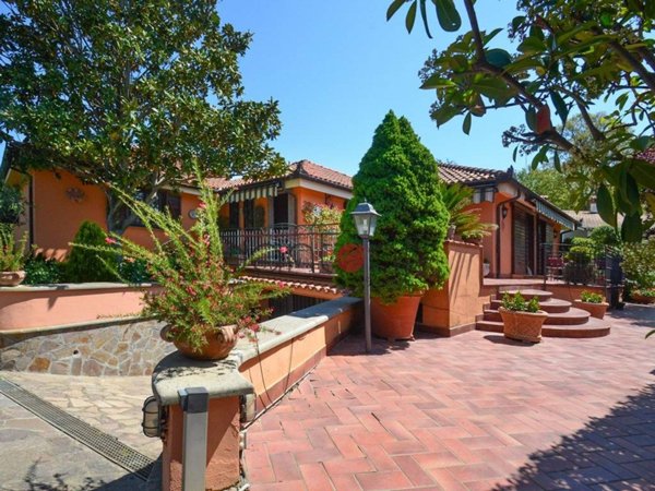 casa indipendente in vendita a Fabrica di Roma