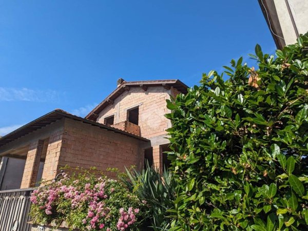 casa indipendente in vendita a Fabrica di Roma