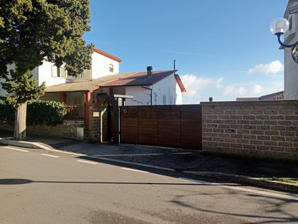casa indipendente in vendita a Fabrica di Roma