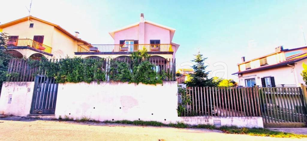 casa indipendente in vendita a Fabrica di Roma