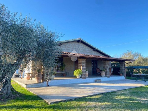 casa indipendente in vendita a Fabrica di Roma