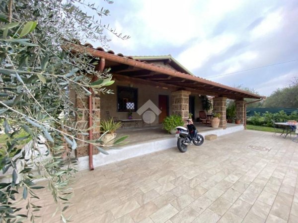 casa indipendente in vendita a Fabrica di Roma